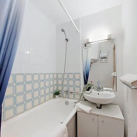 Palm Beach-2 By Interhome